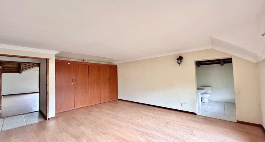 To Let 5 Bedroom Property for Rent in Melodie North West